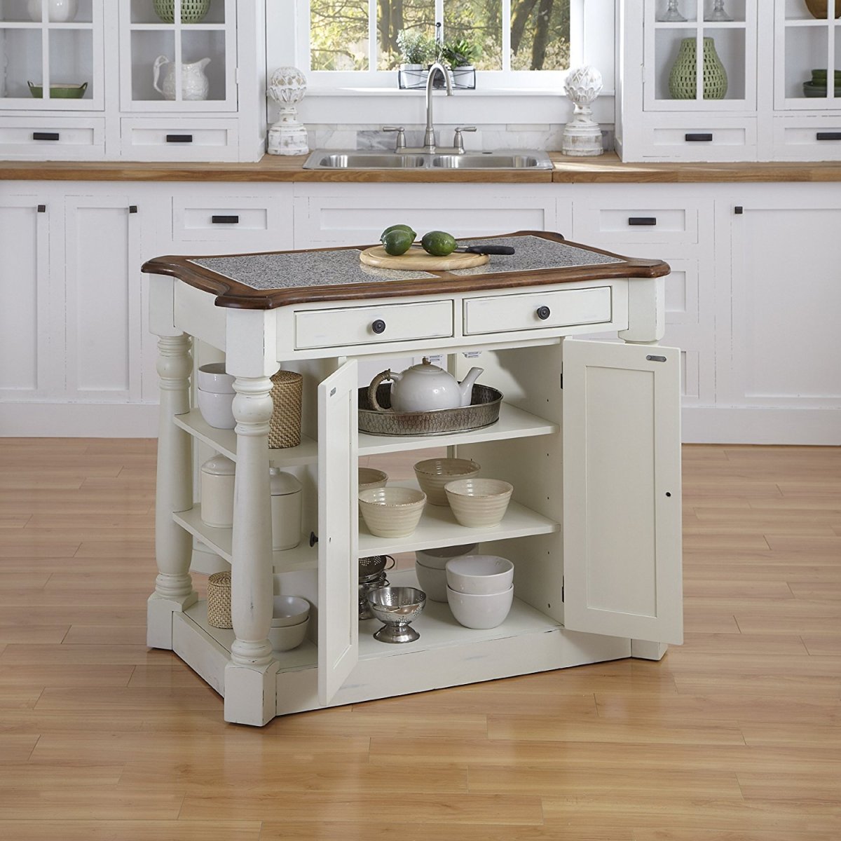 Кухонный остров с балясинами