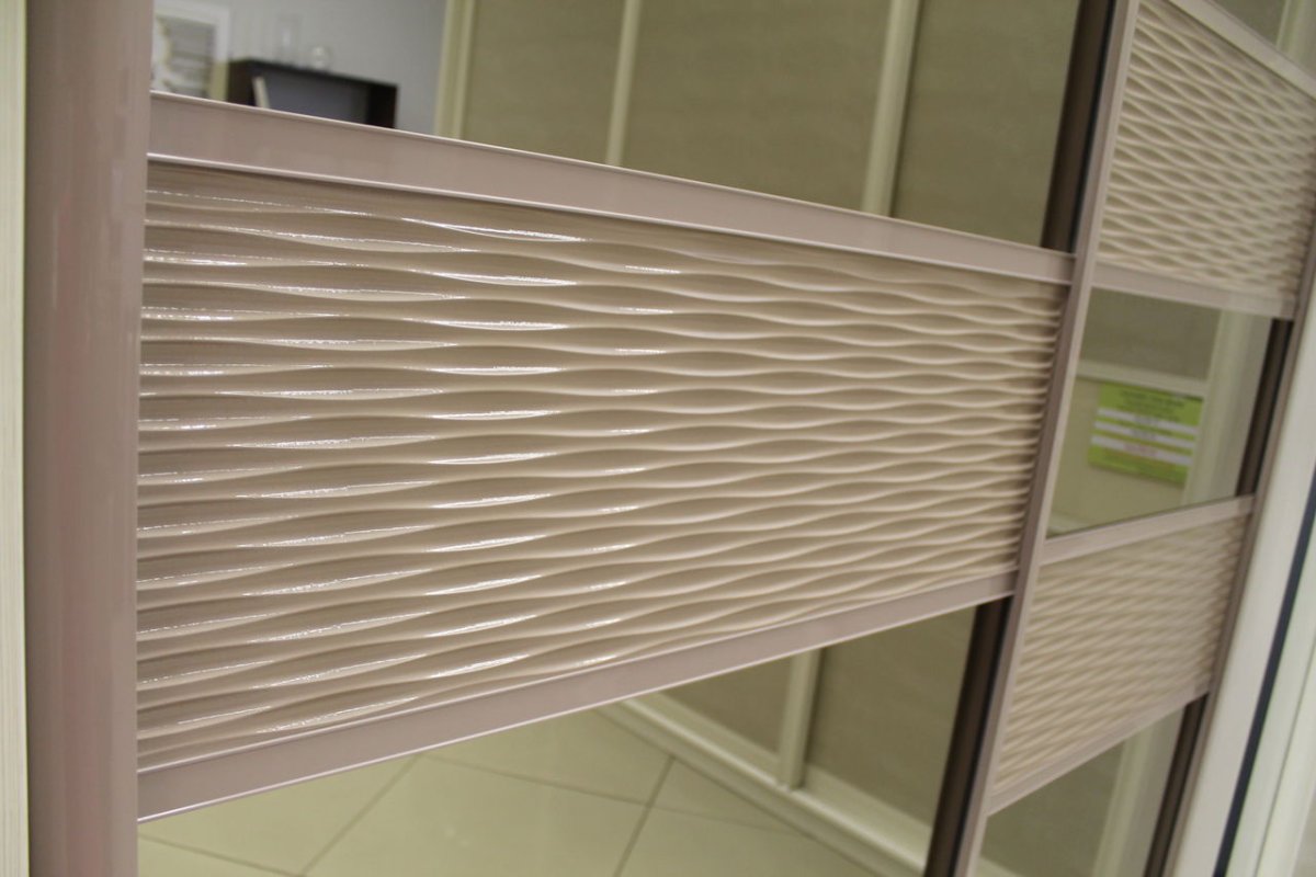 Шкаф купе жалюзийные двери