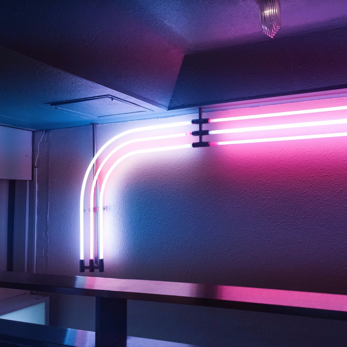 Неоновые декорации