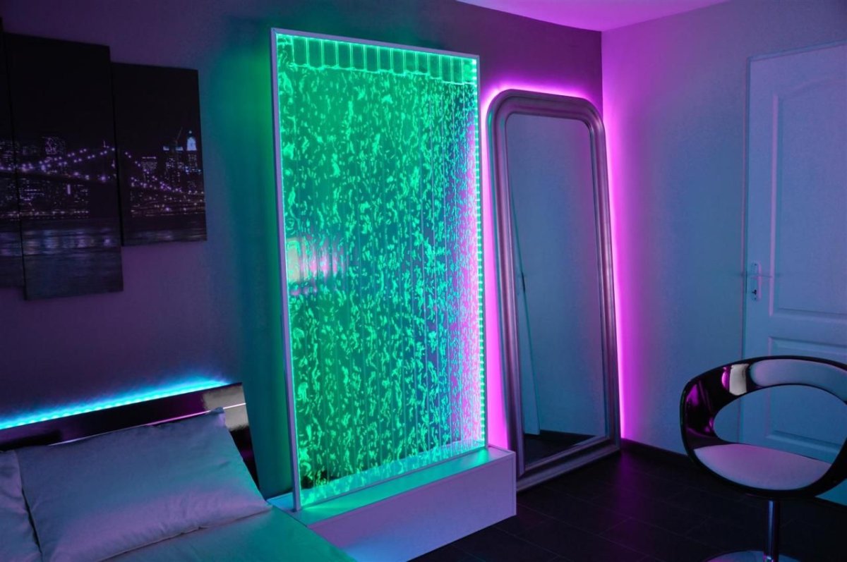 Гибкий неон на потолке