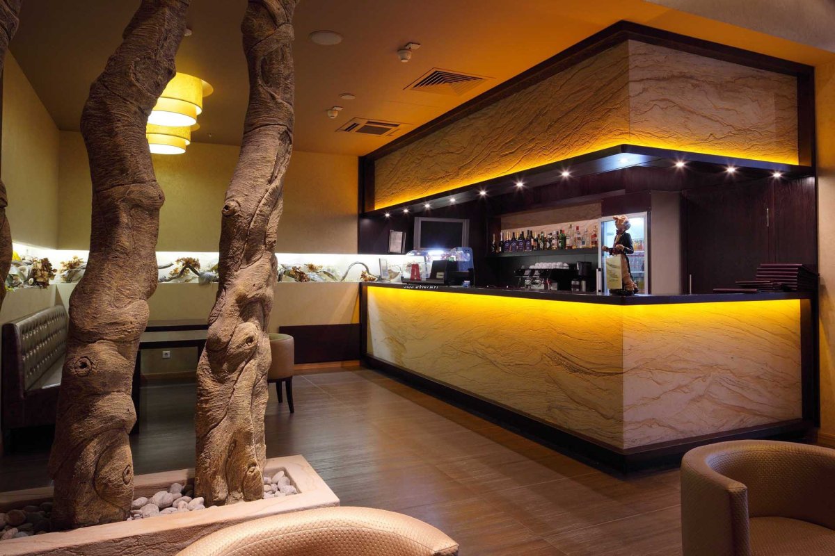 Гибкий камень в интерьере кафе