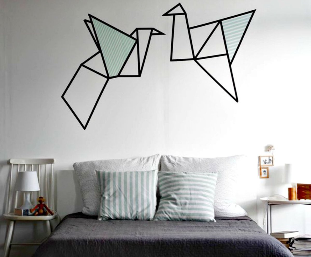 Геометрический рисунок на стене