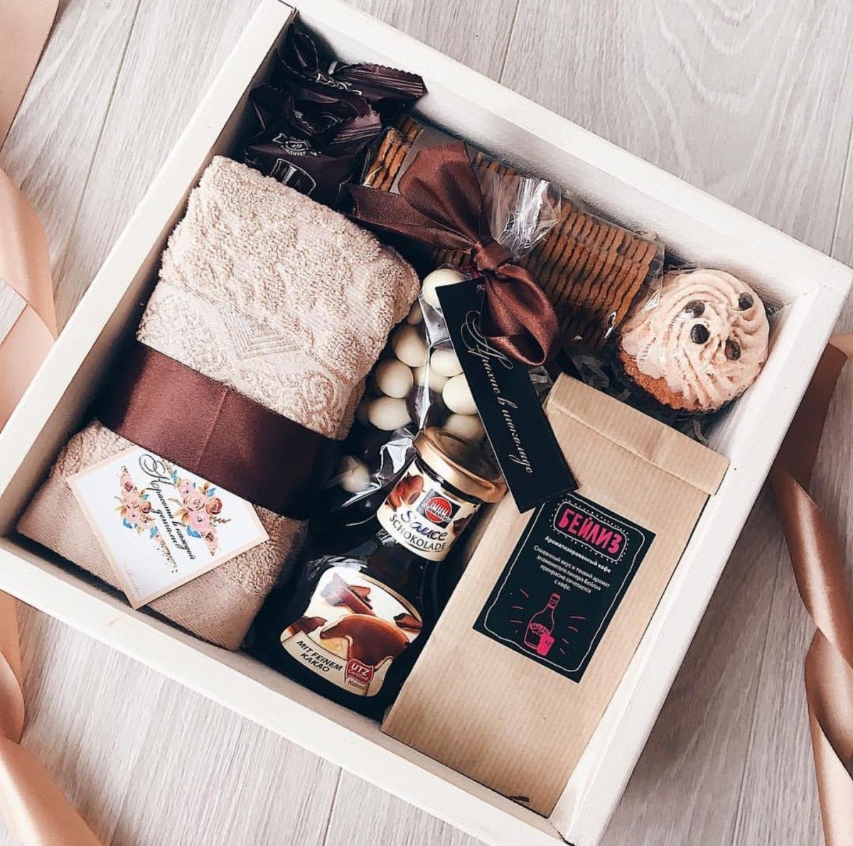 Комната с коробками