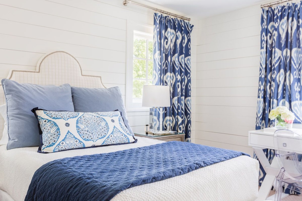 Узор икат индиго в интерьере