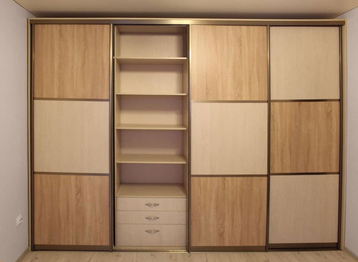 Встроенный шкаф купе из ЛДСП