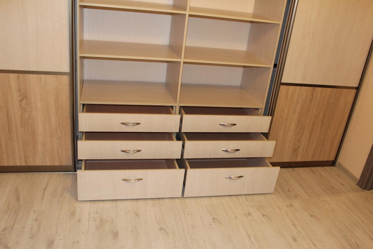 Шкаф купе Мартин 2400 выкатные ящики