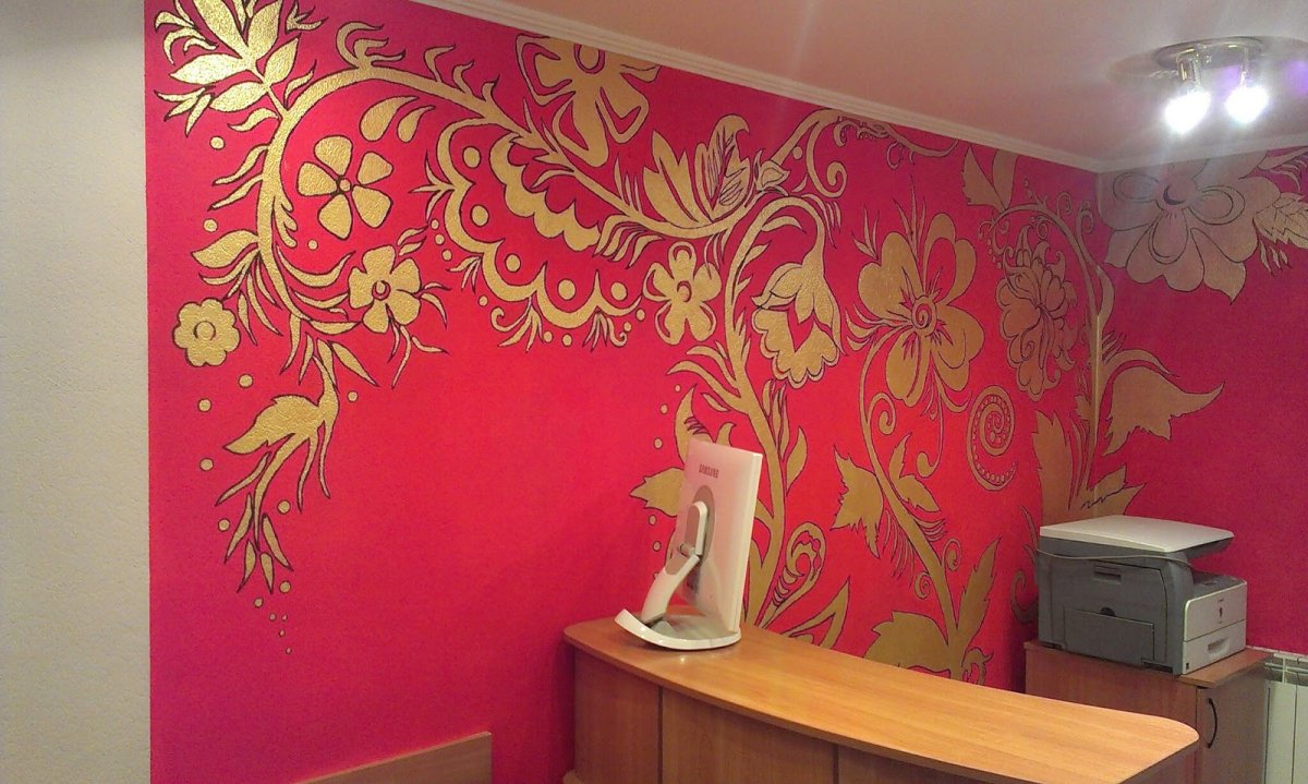 Хохломская роспись на стене