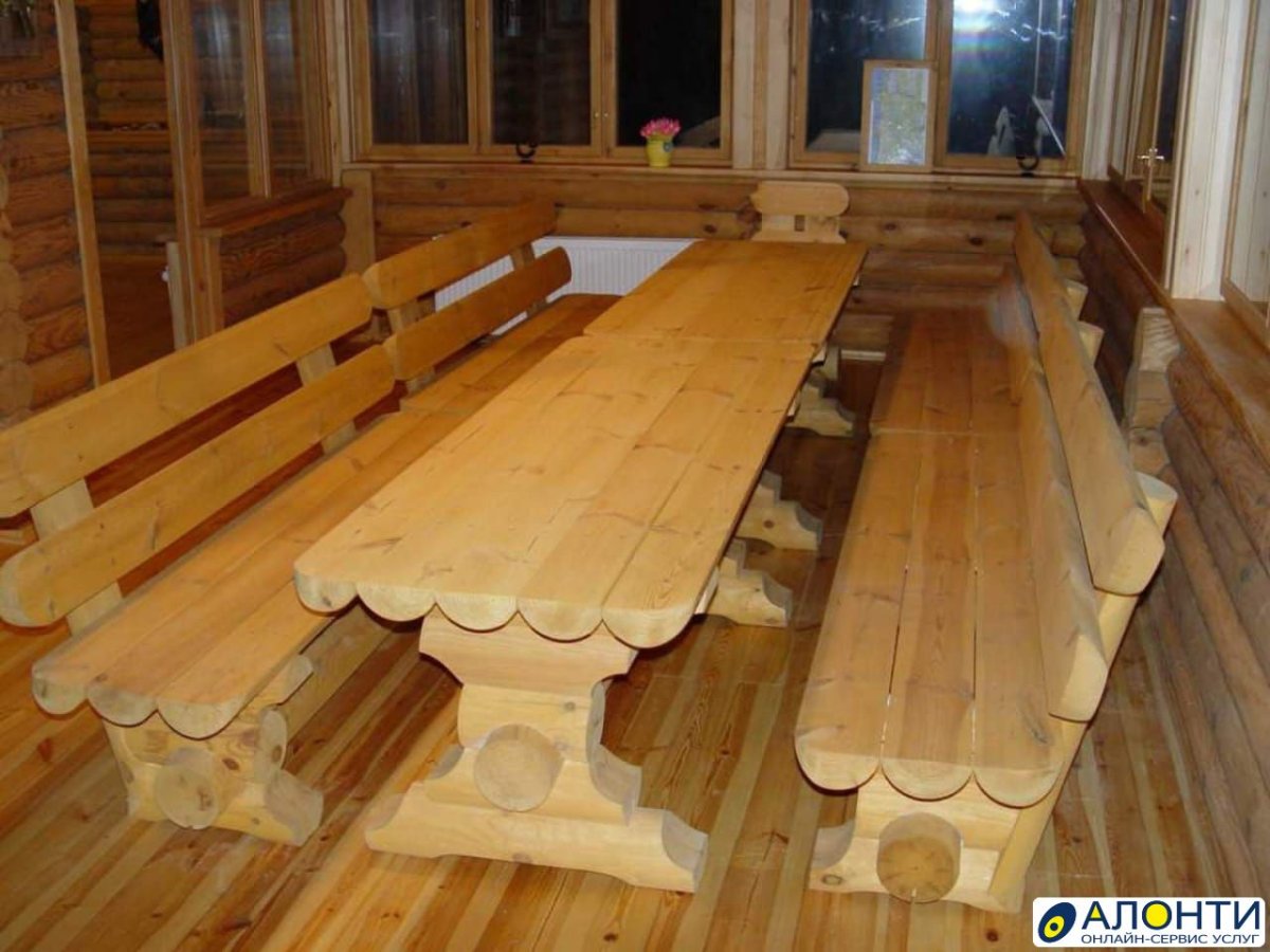 Скамья из брашированного дерева