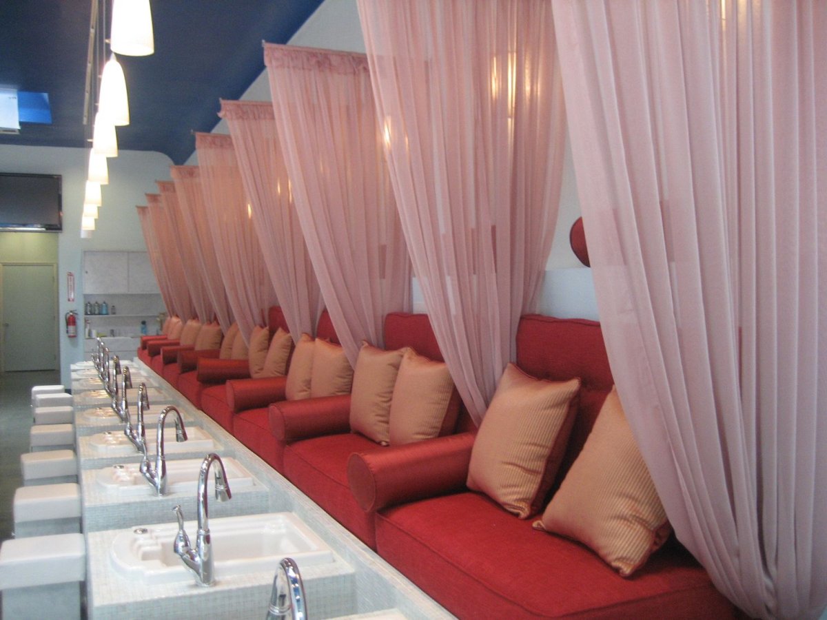 Занавески в салон красоты