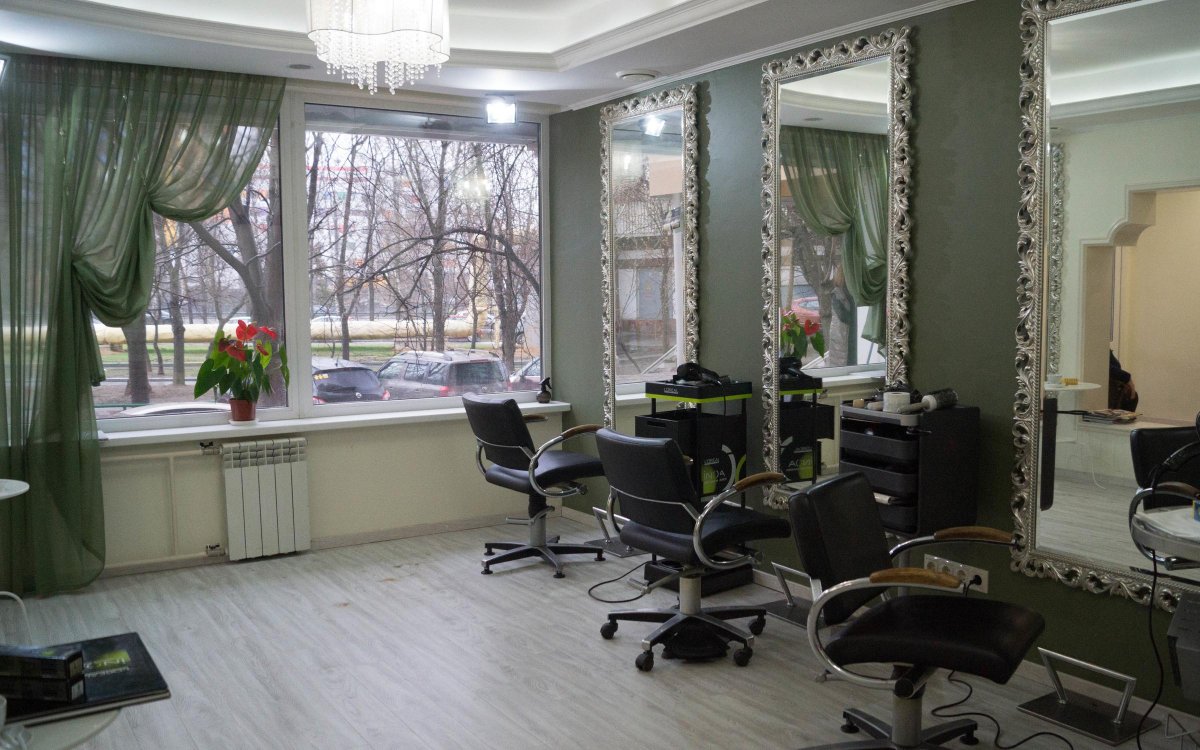 Шторы в салоне красоты