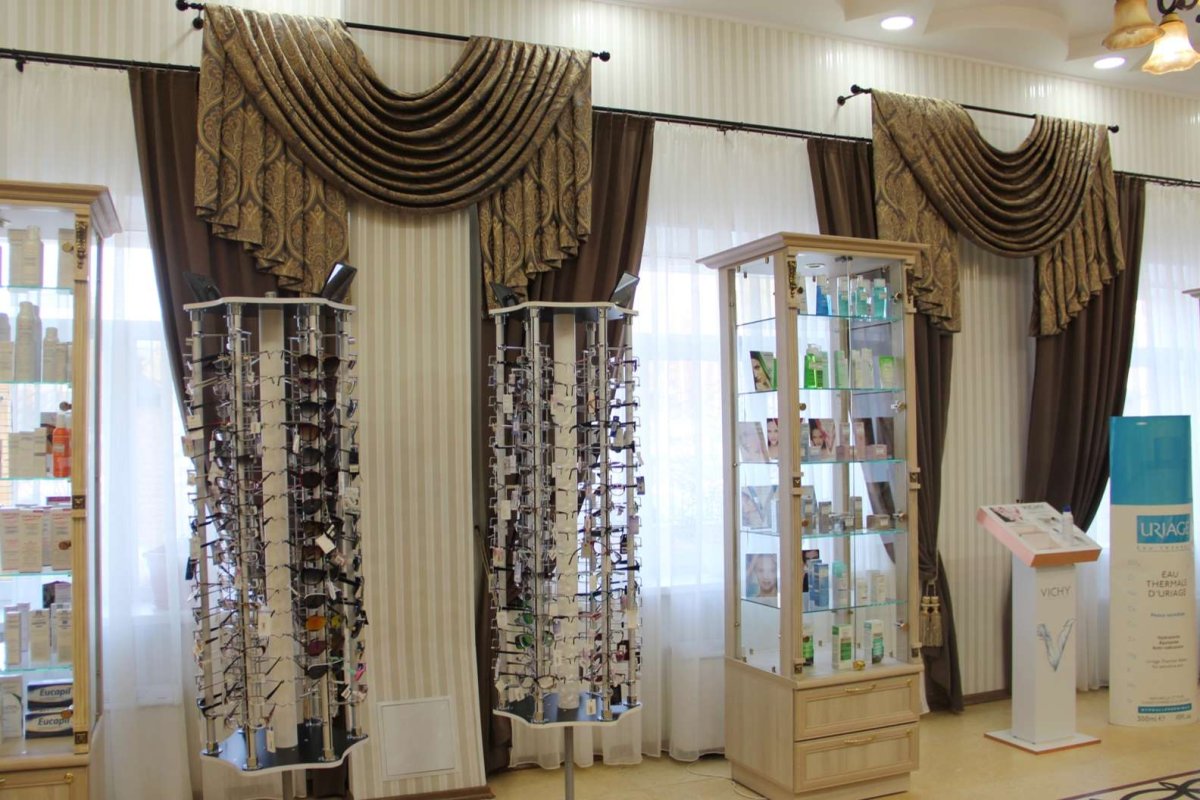 Окно салон красоты