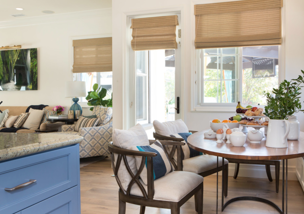 Римские шторы на кухню в современном стиле