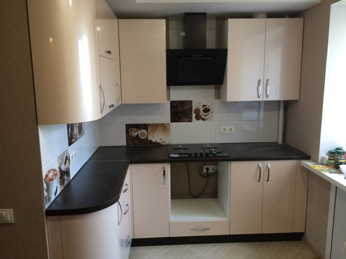 Маленькая угловая кухня 2 на 2