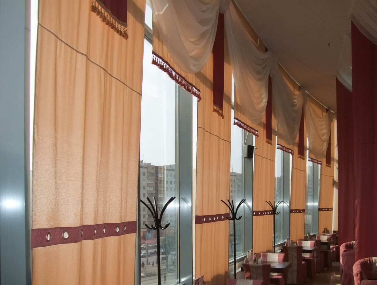 Занавески в кафе