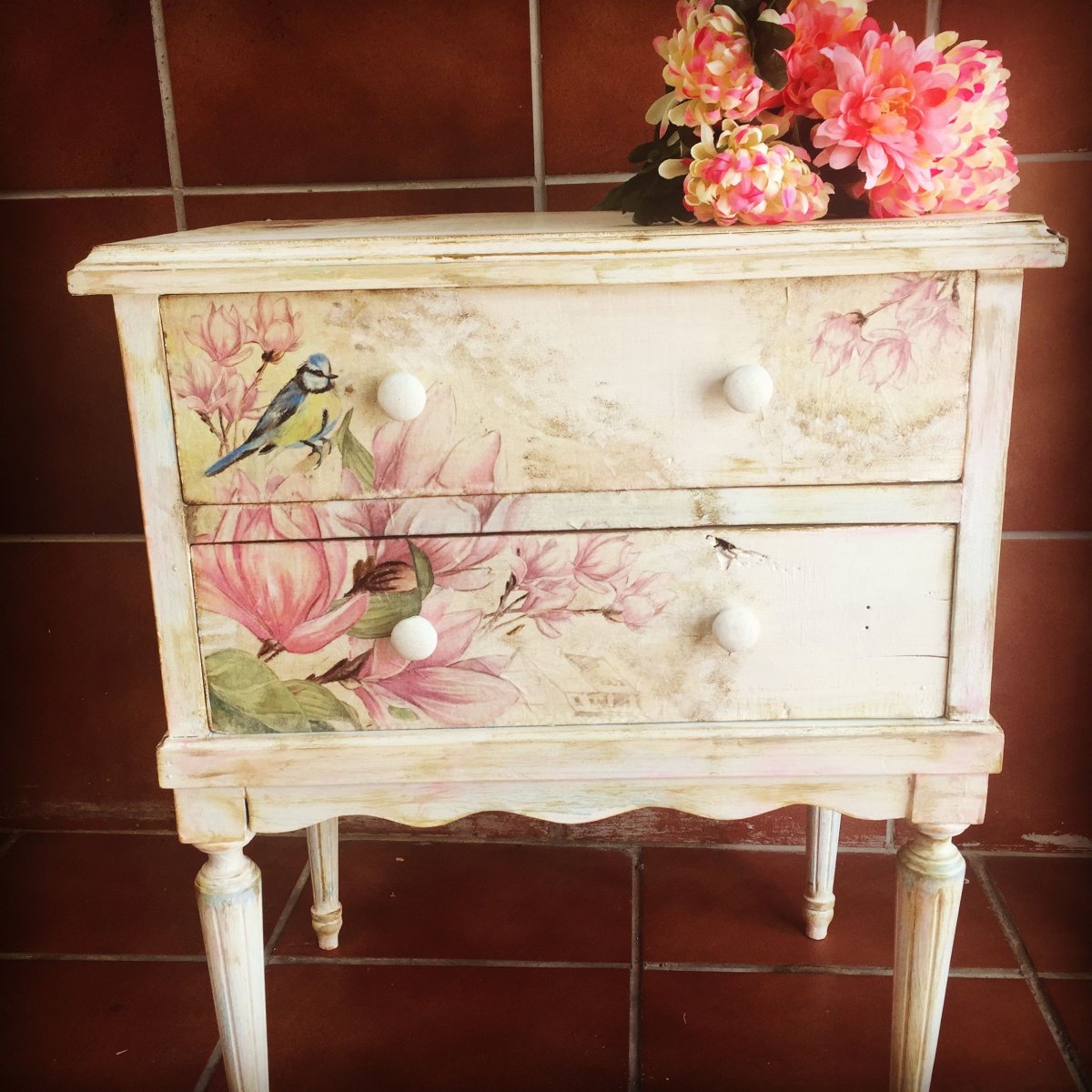 Декорируем старую мебель