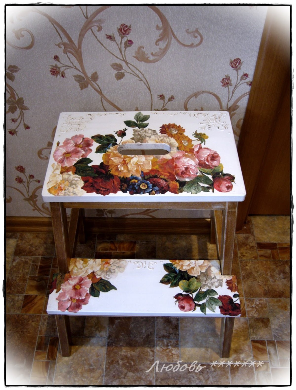 Украшение мебели салфетками