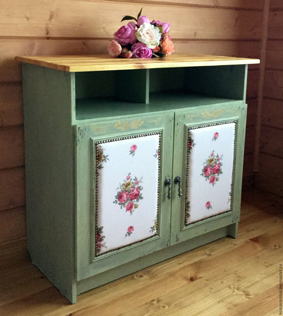 Декупаж сервировочного комода
