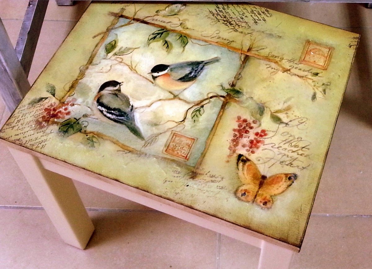 Декупаж табурета из икеа