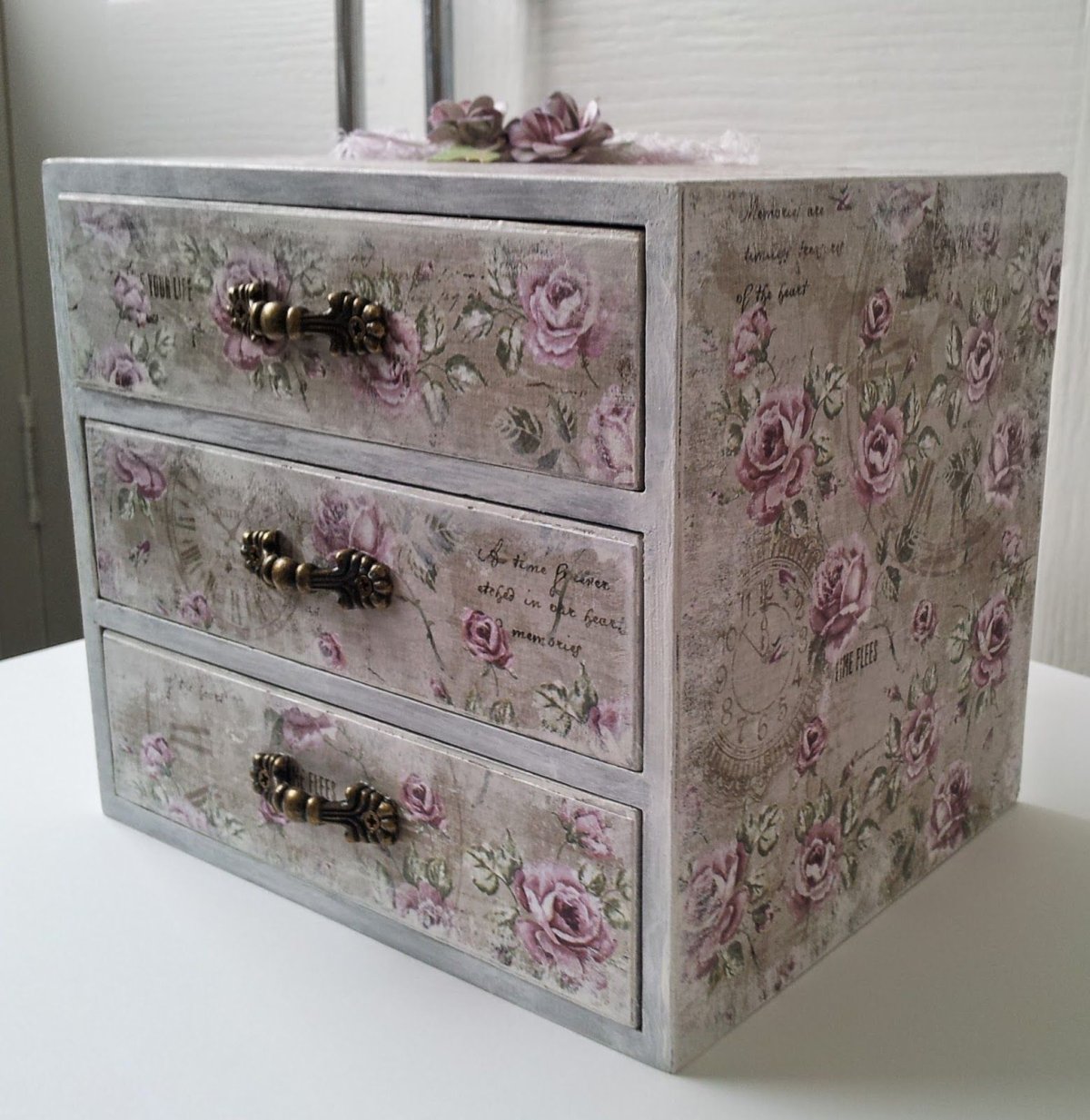 Декупаж мебели салфетками своими руками