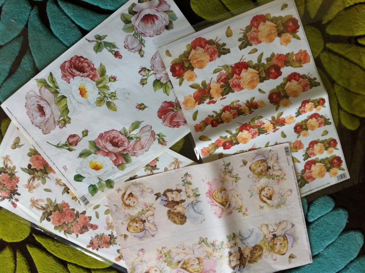 Декупаж мебели обоями