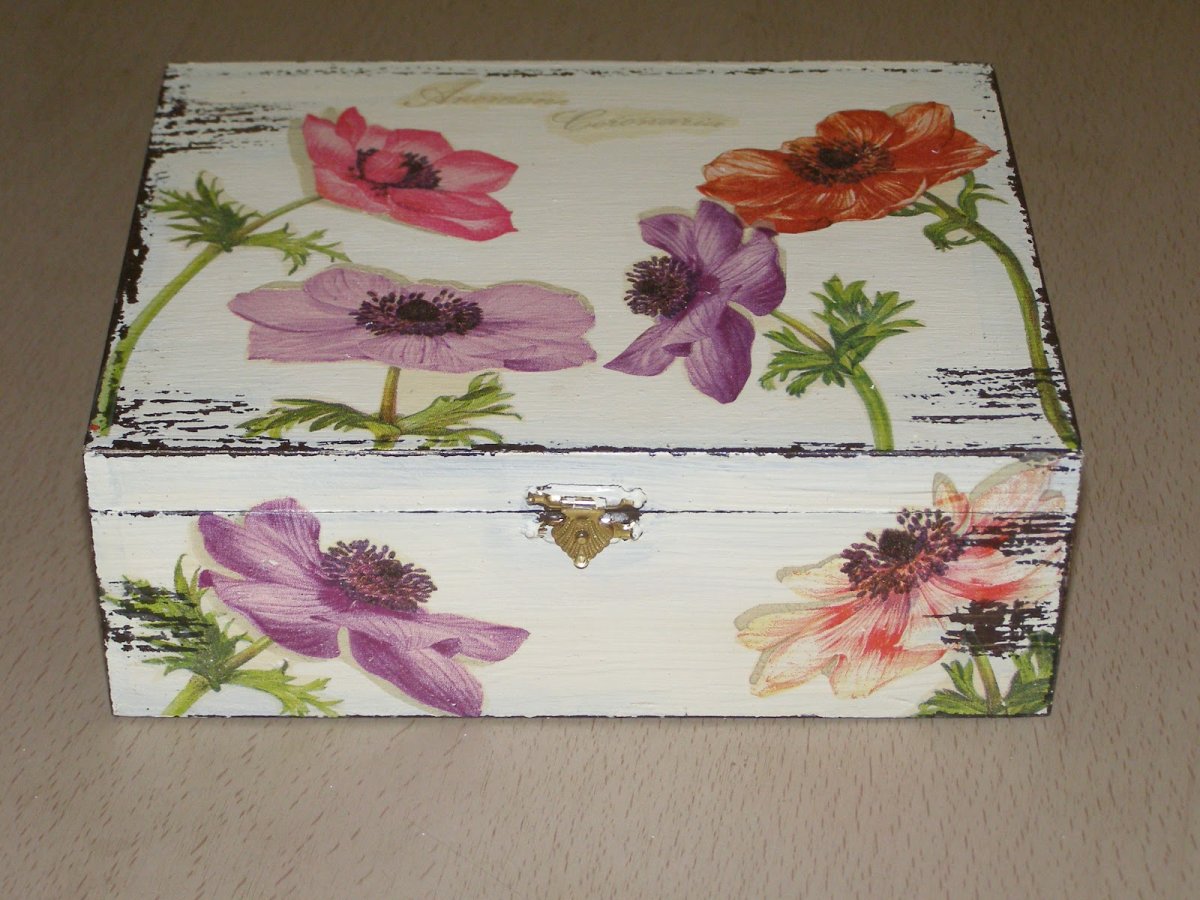 Декупаж мебели салфетками