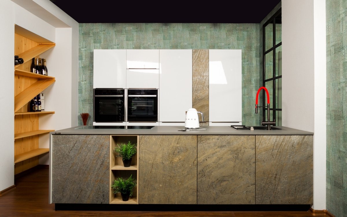 Кухня каменный шпон