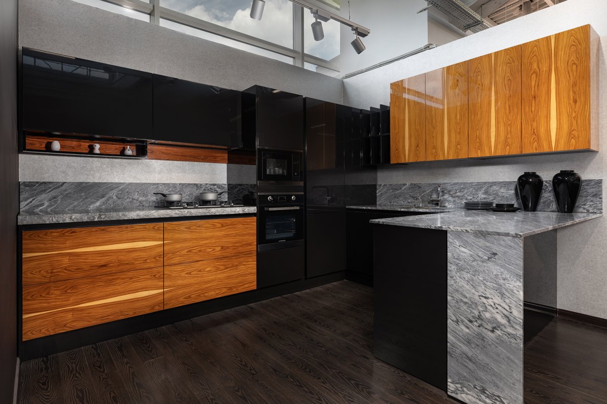 Кухни лофт каменный шпон