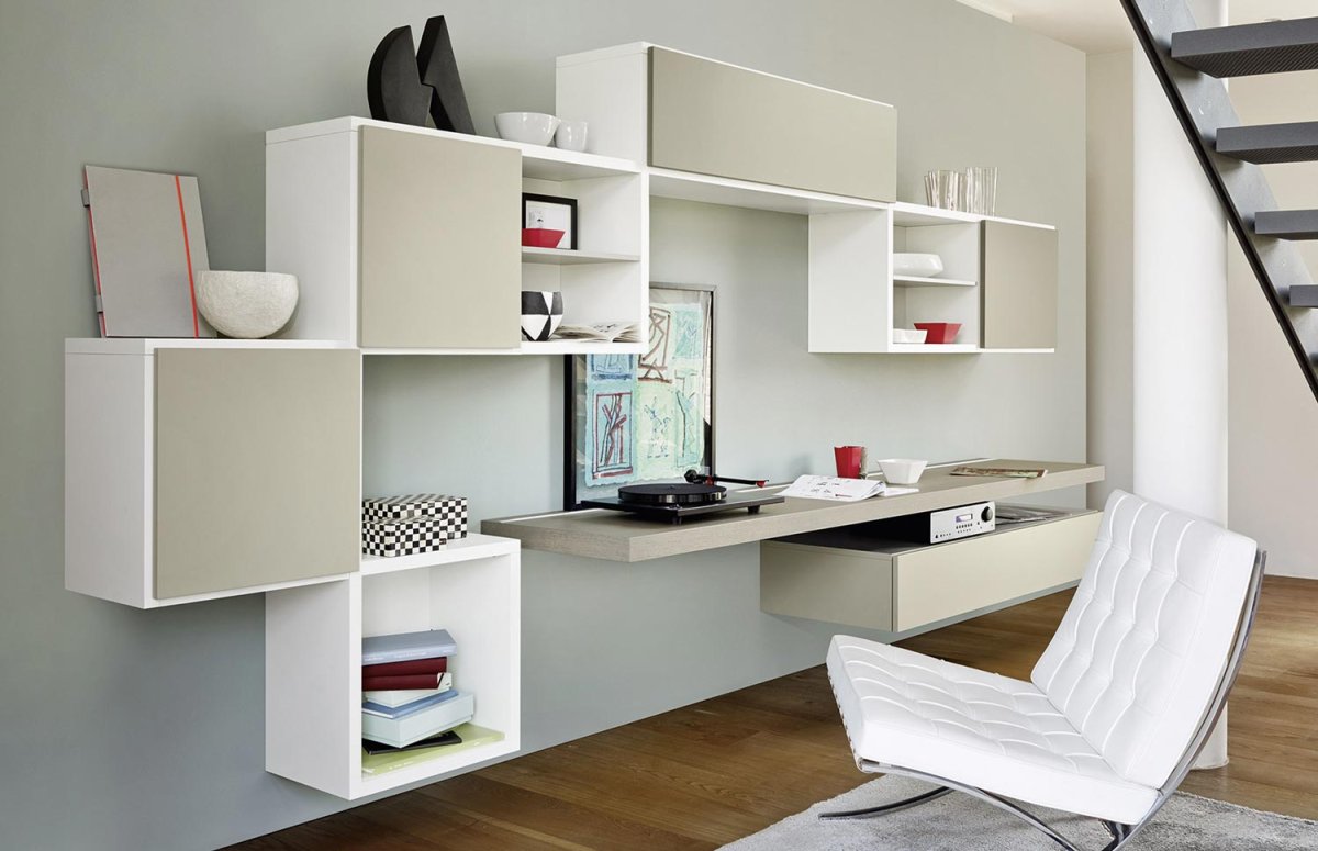 Шкаф над письменным столом