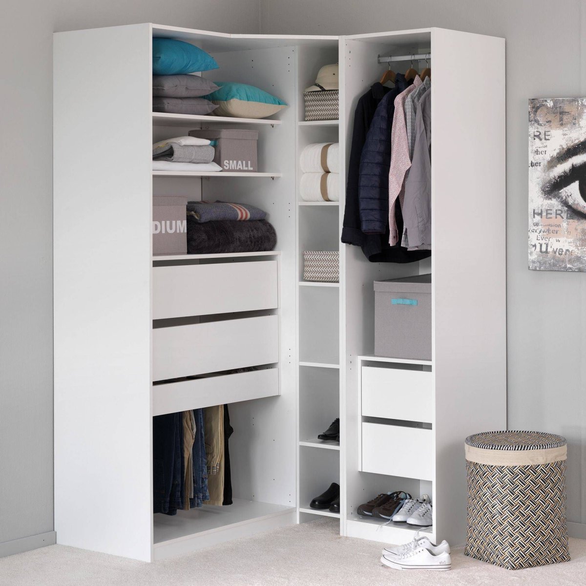 Шкаф угловой для спальни в современном стиле