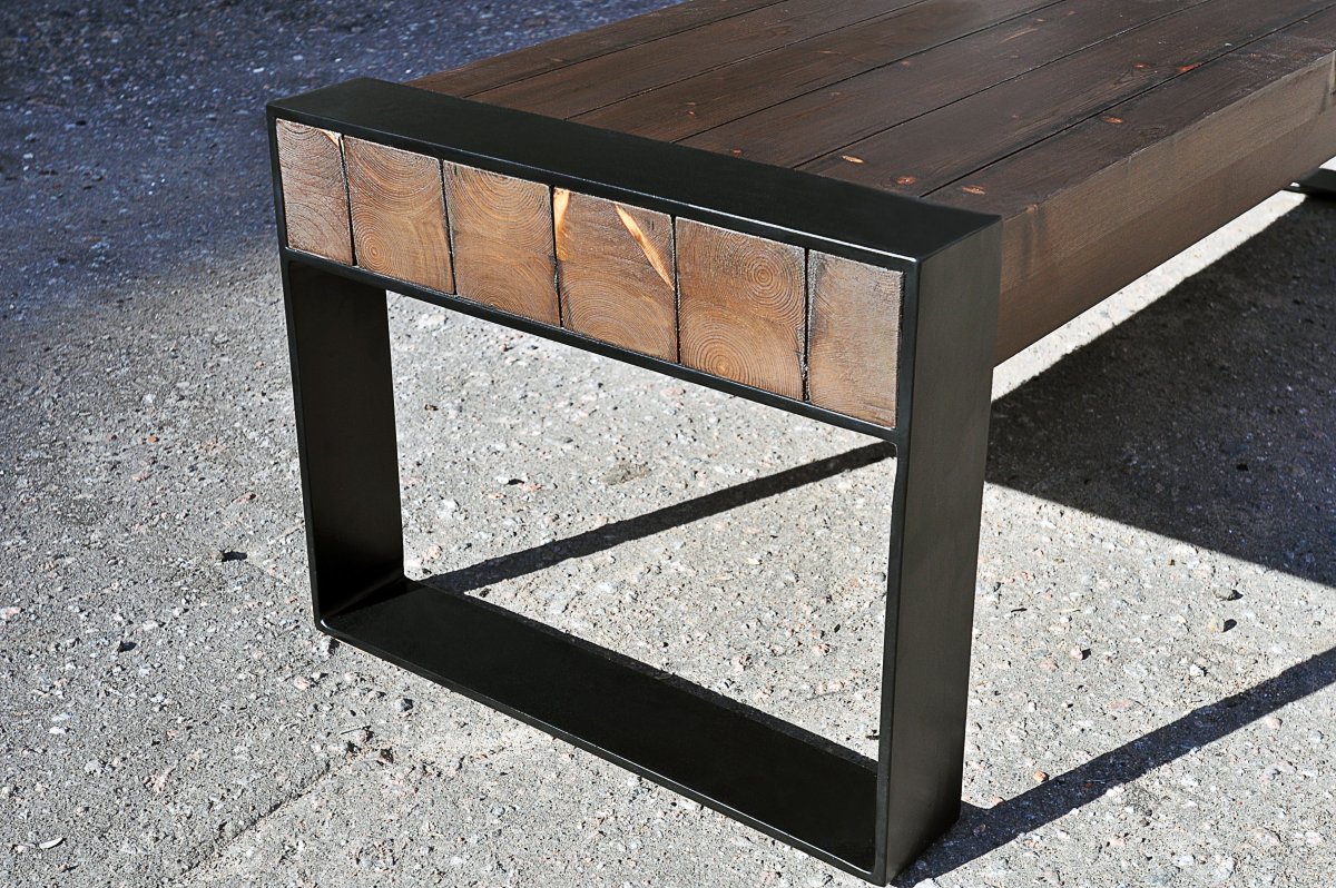 Стол из металла и дерева