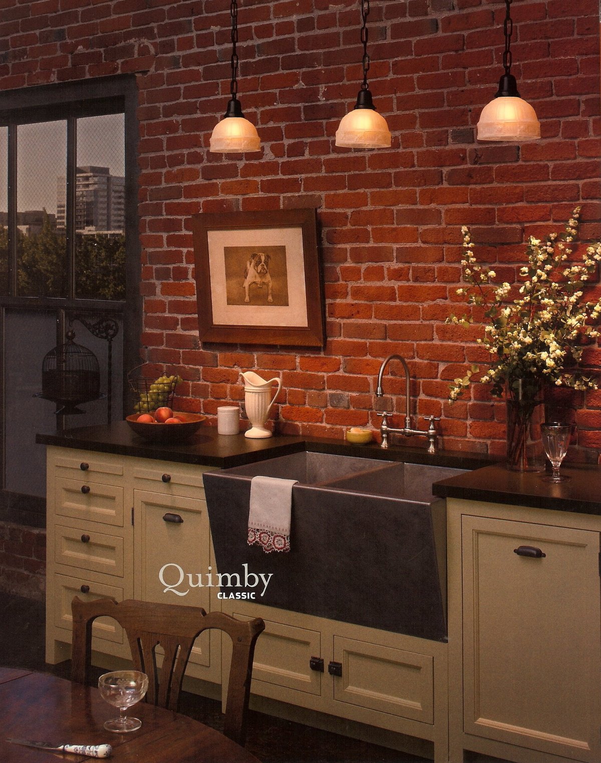 Красный кухонный гарнитур в интерьере