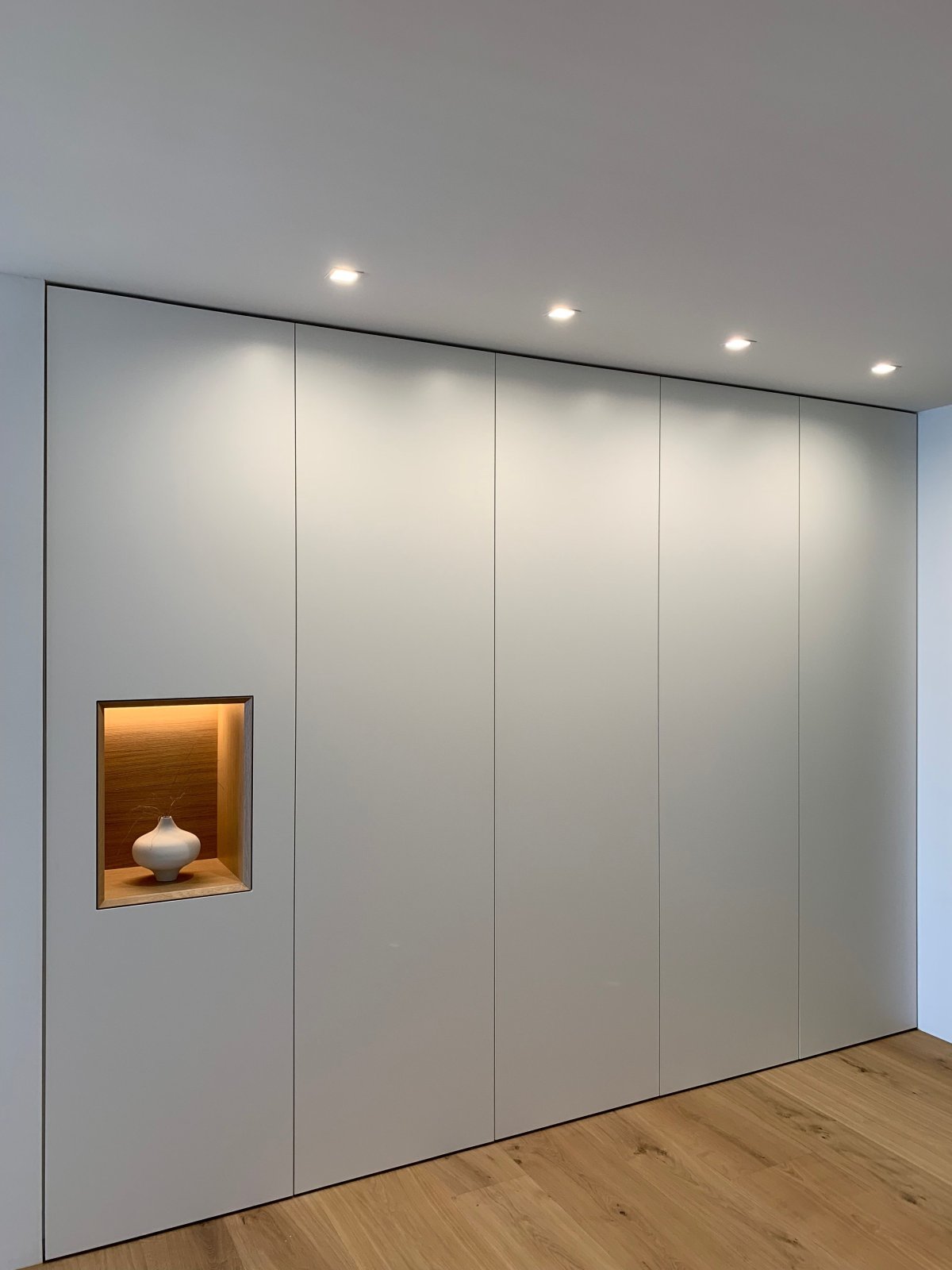 Заказать встроенный шкаф для мансарды Новороссийск