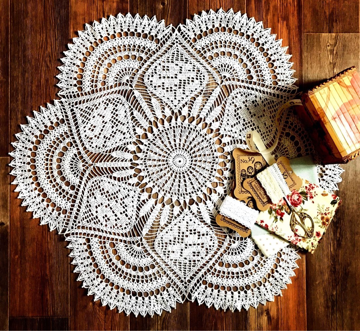 Кружевное панно на стену