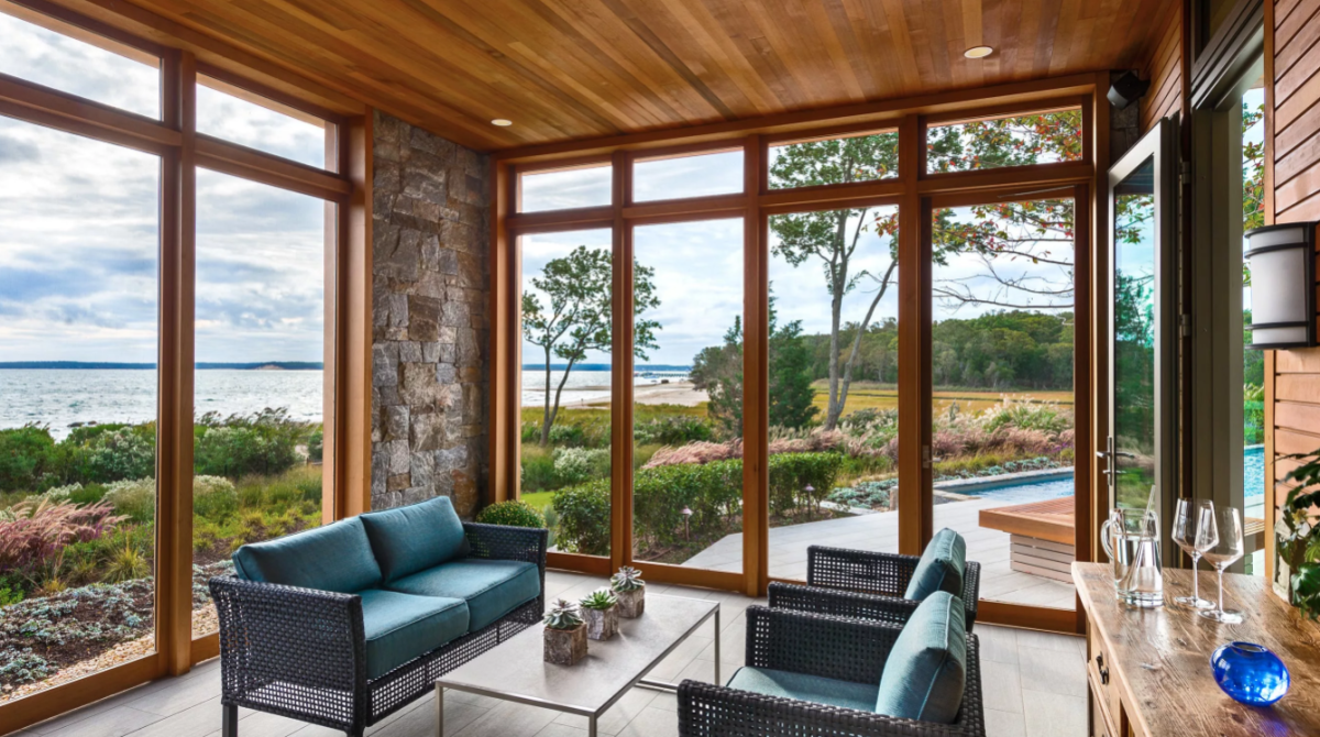 Интерьер застекленной веранды