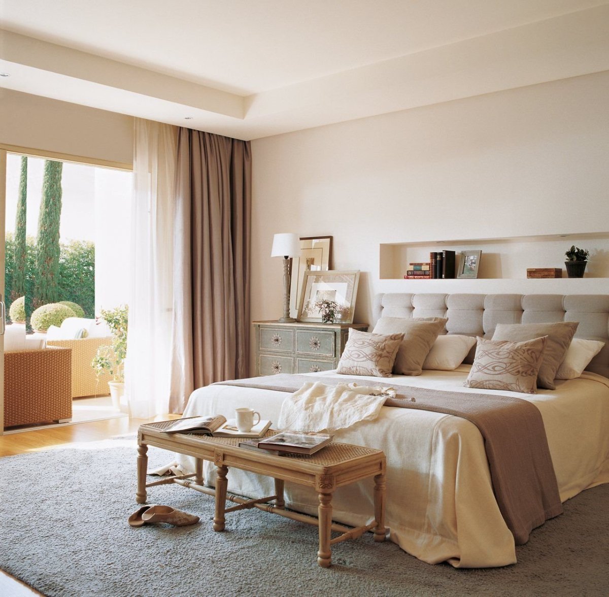 Бежевая комната