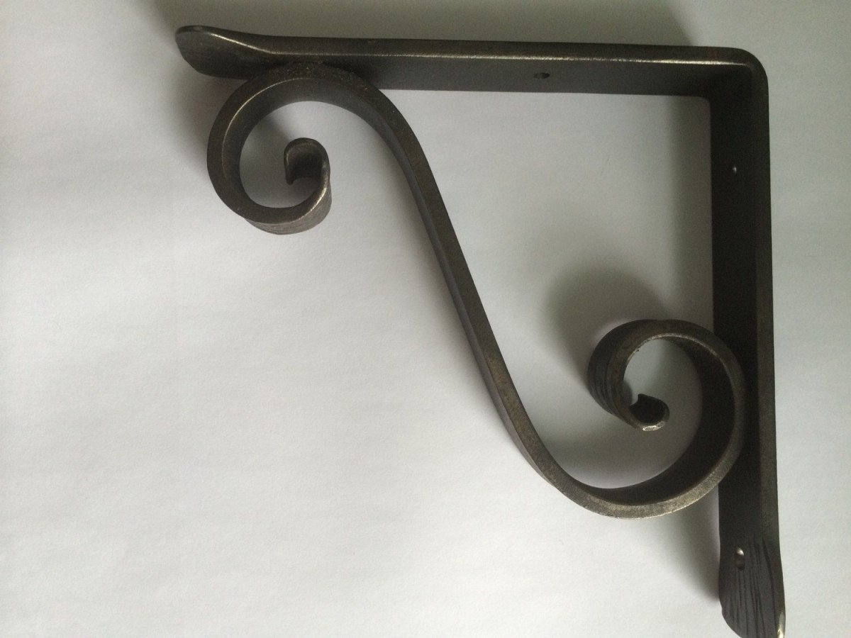 Уголки для полок на стену