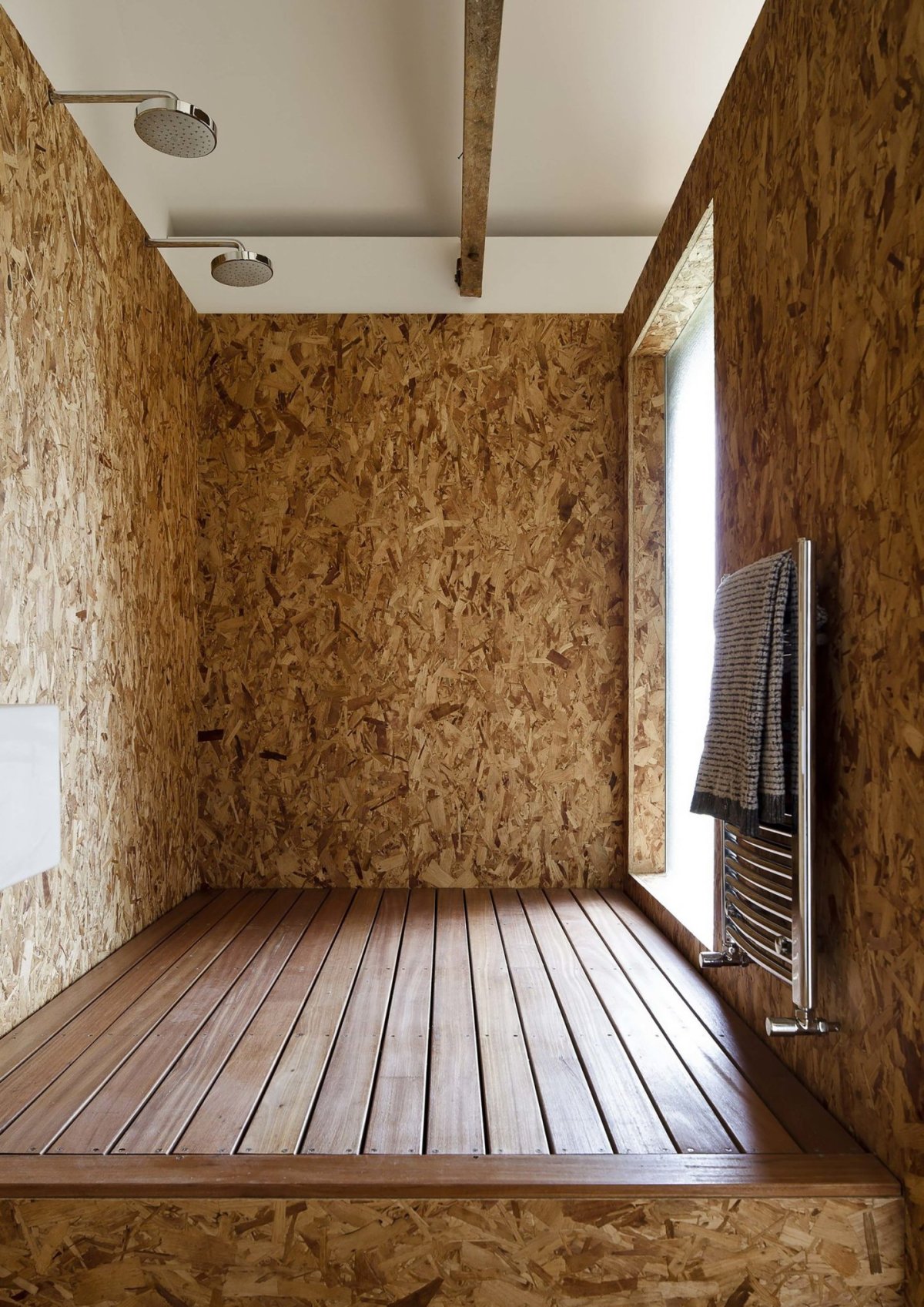 Обшить лестницу фанерой