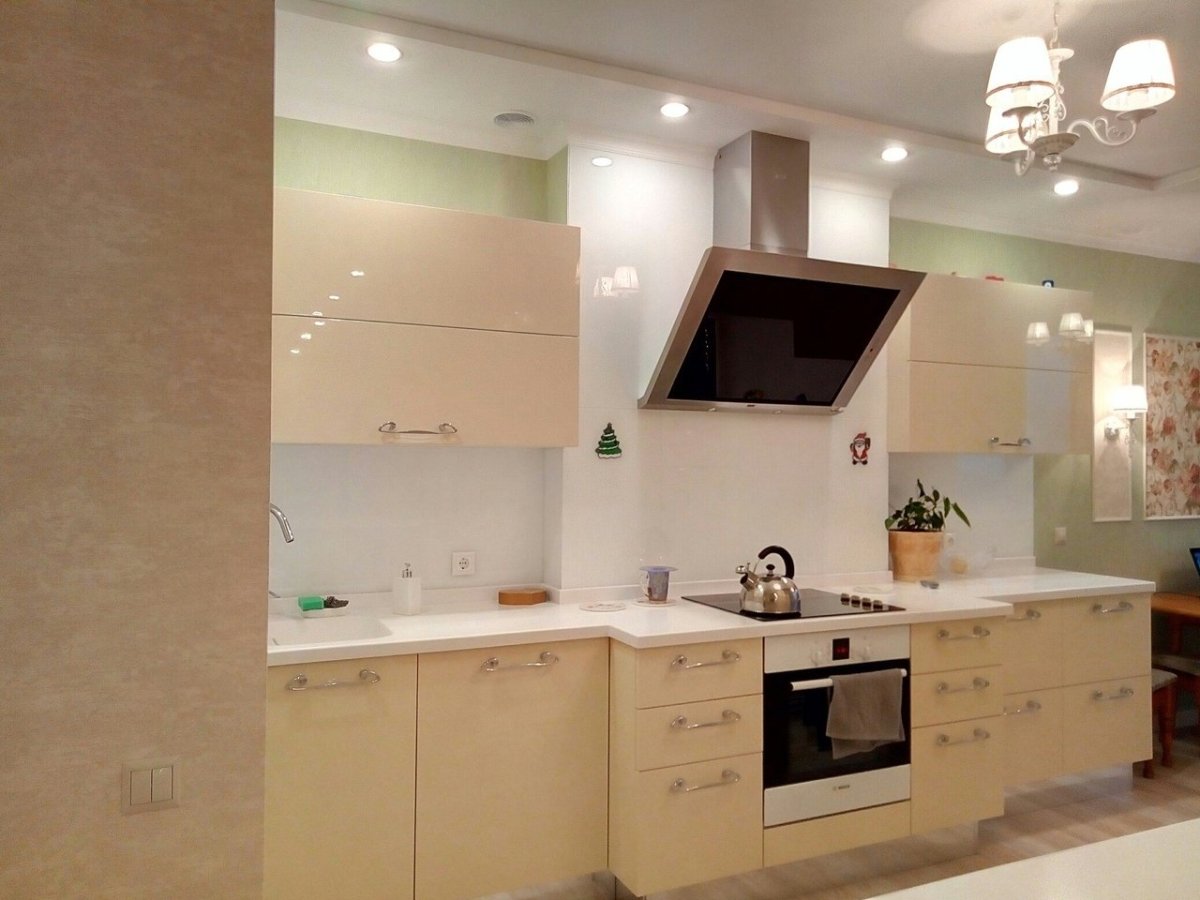 Кухня в светлых тонах