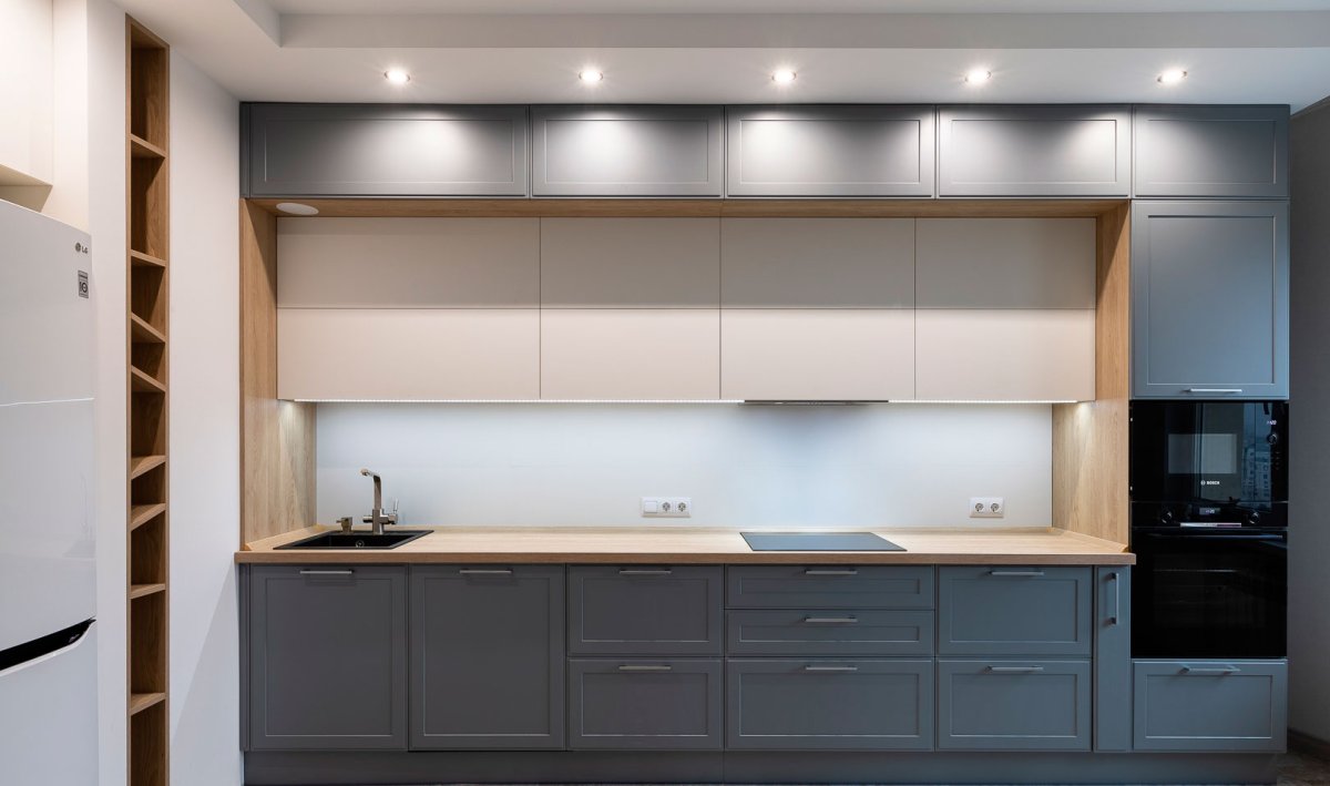 Кухня до потолка угловая