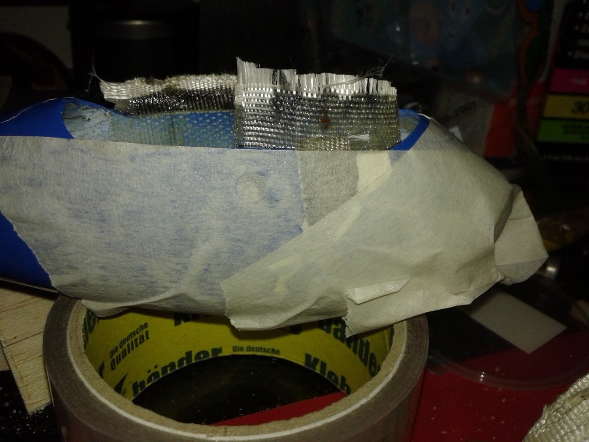 Самолёт из смолы и стеклоткани