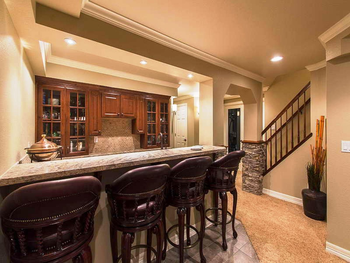 Еузни на цоколтном жтаже