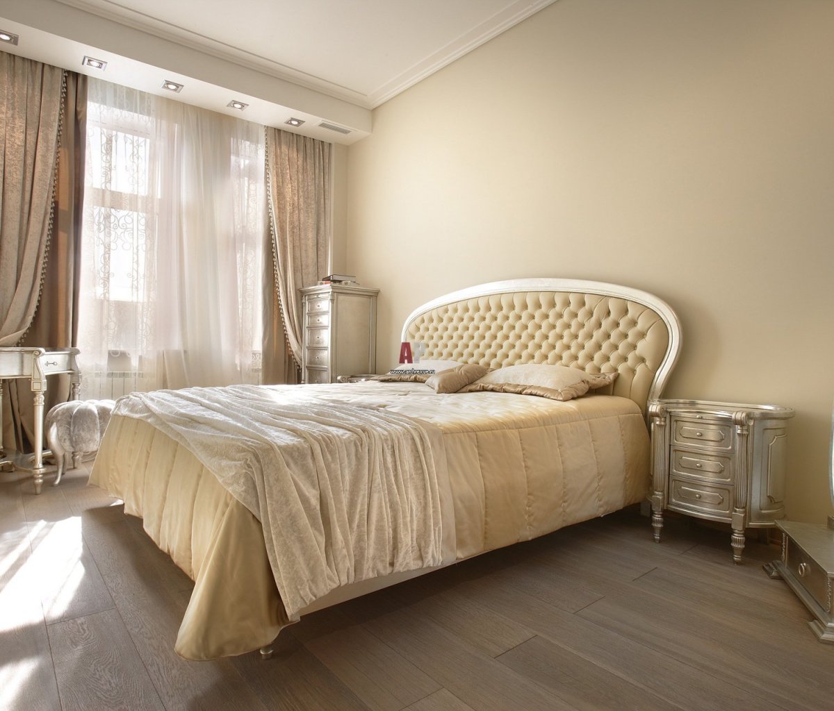 Спальня в цвете шампань