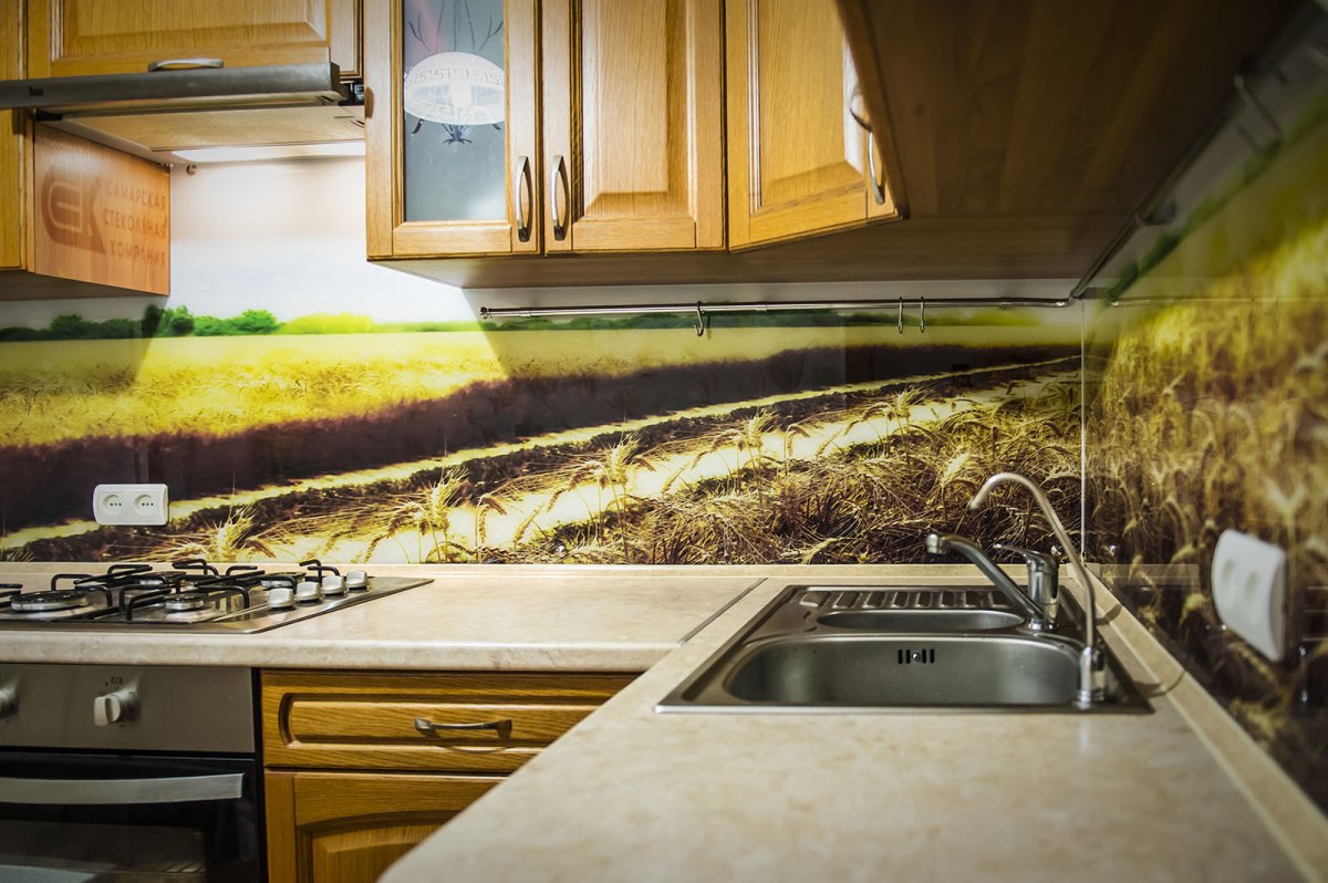 Красивые фартуки для кухни