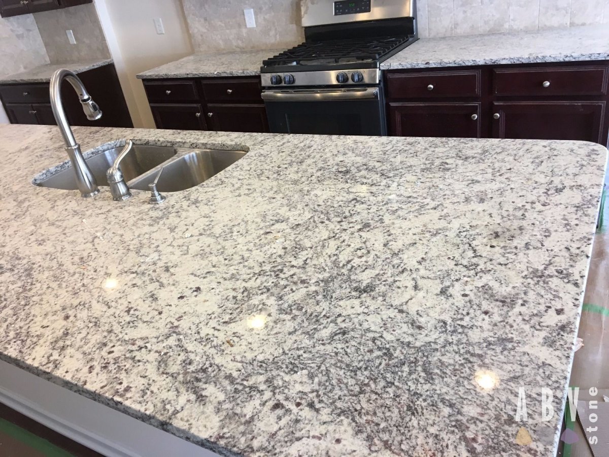 Гранит магма серый Эггер столешница