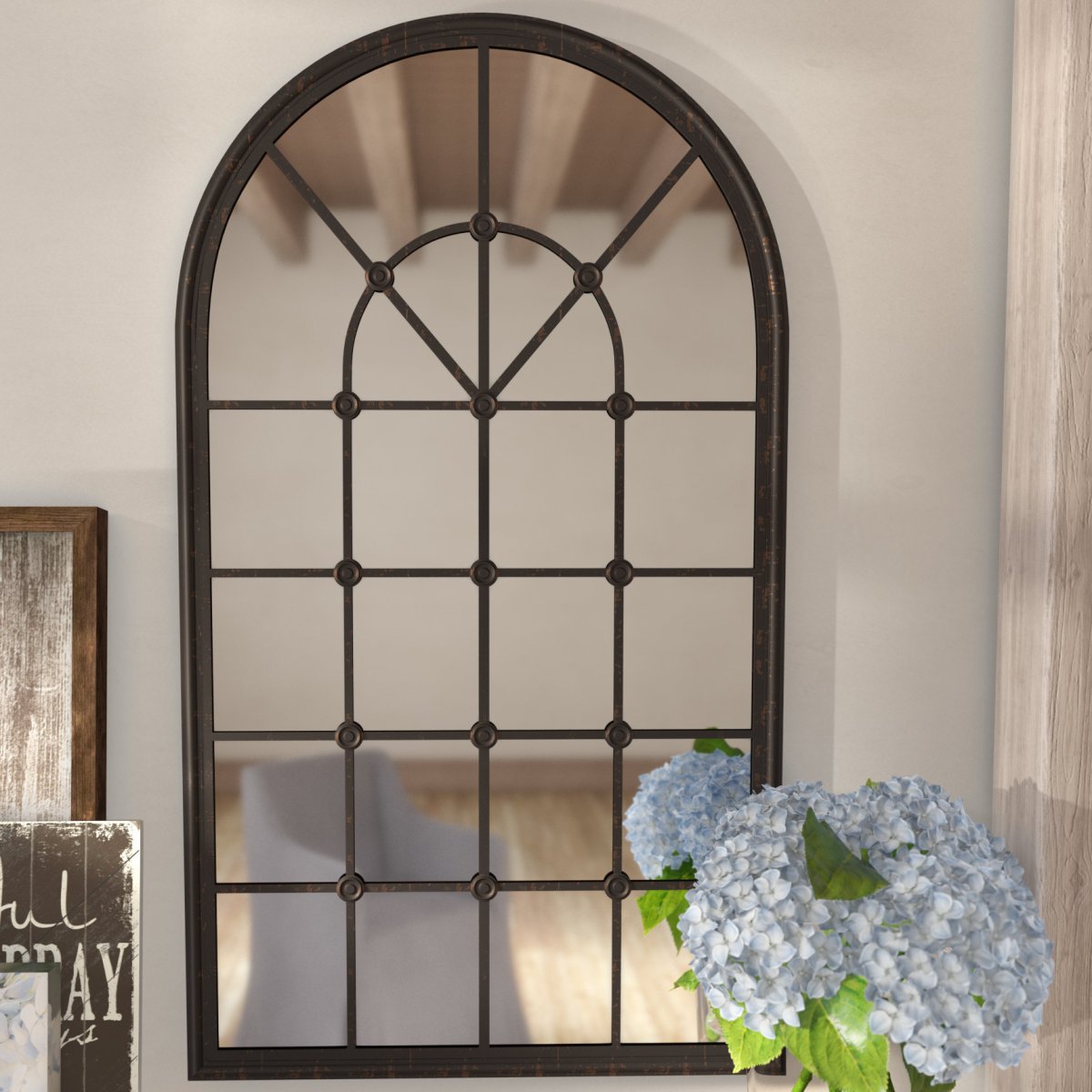 Фальш окно с зеркалом