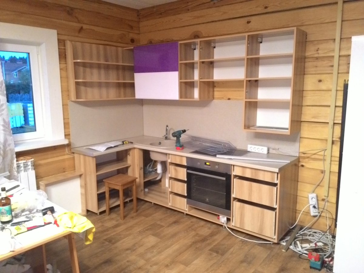 Деревянная столешница крашенная