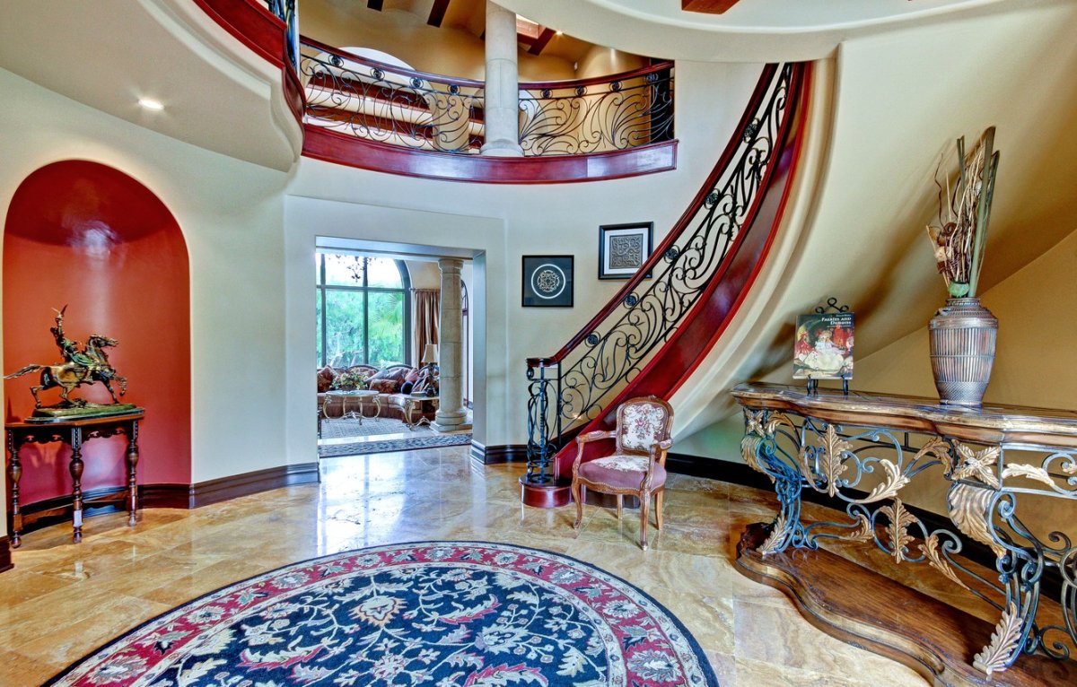 Сказочный интерьер виллы