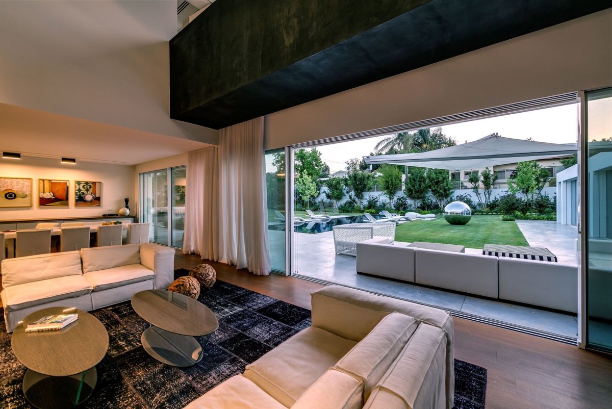 Стильный интерьер виллы