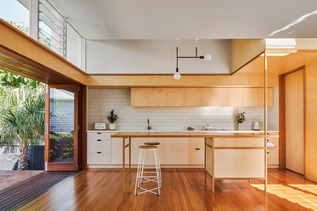 Mid Century Modern тарелка белая с оранжевым