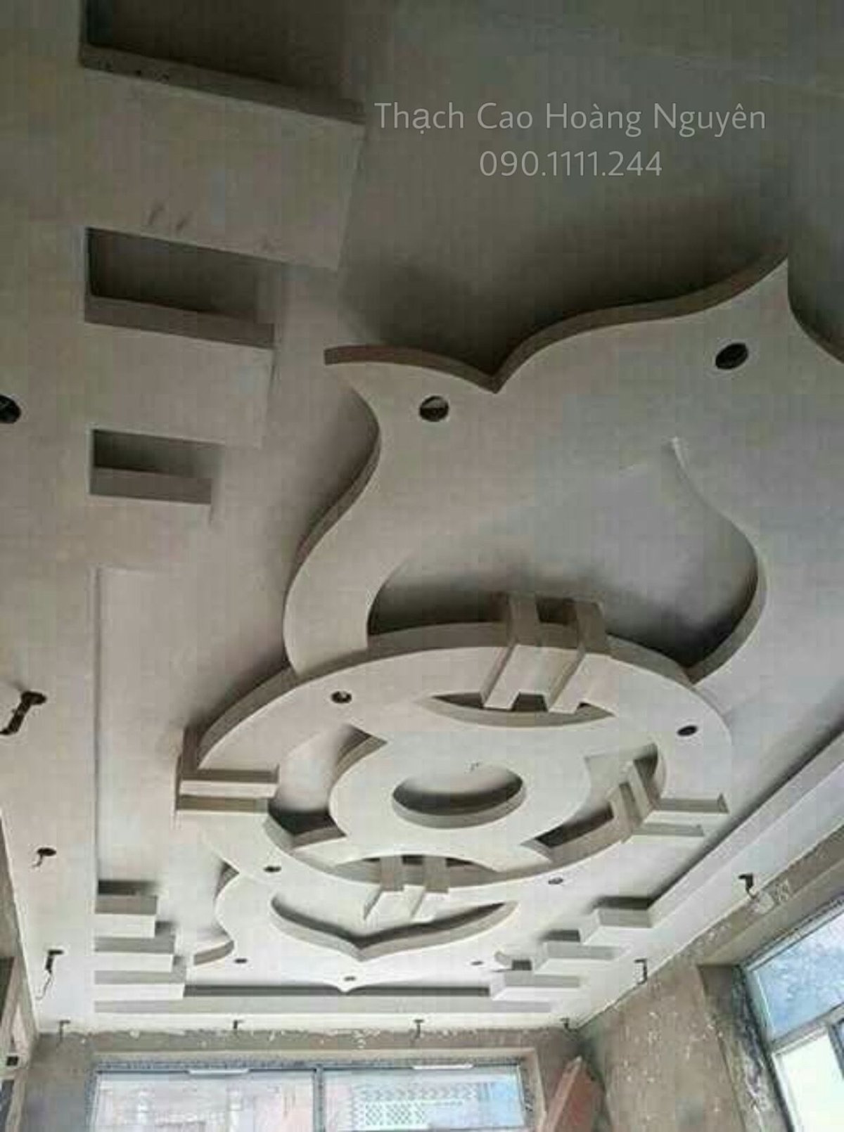 Гипсовая потолок фигура